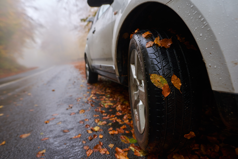 How Dangerous Fall Conditions Increase the Risk of Motor Vehicle Accidents